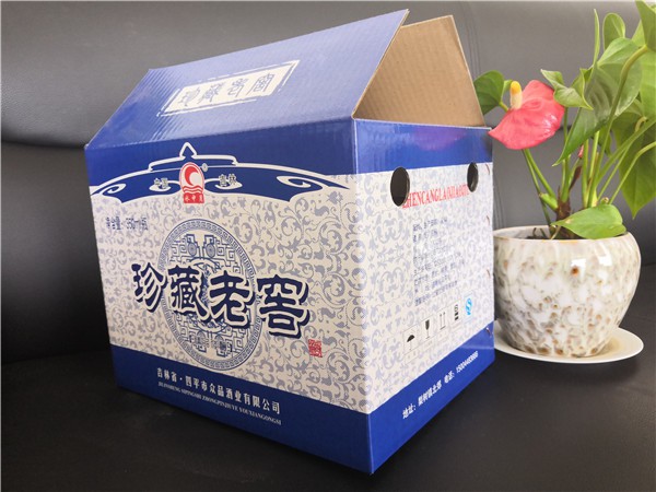 05-三層厚瓦楞對口酒類彩箱.jpg